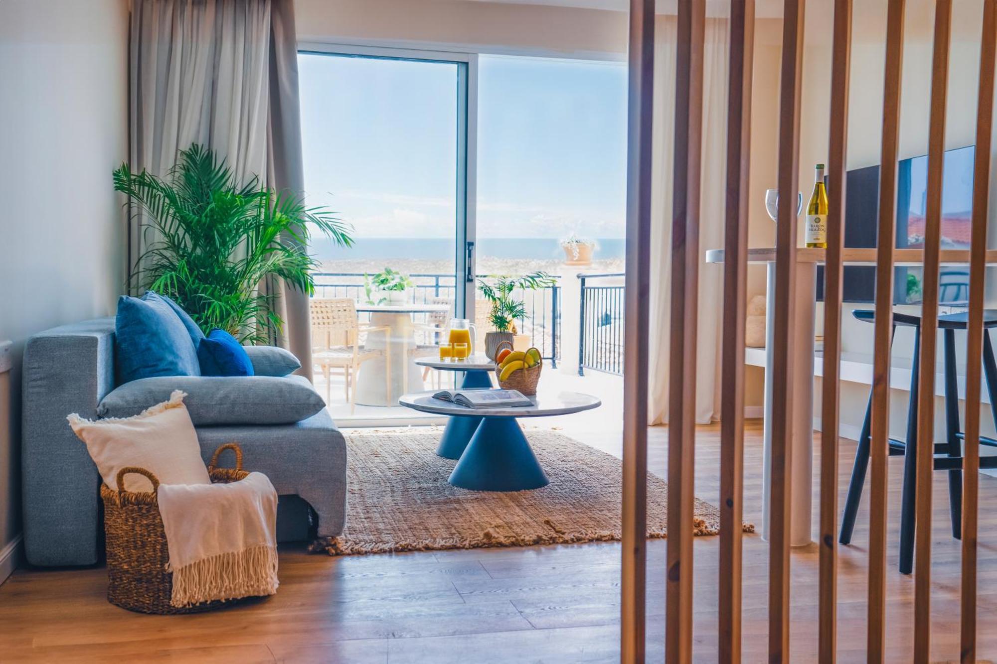 Hotel Wellclub - Wellness Family Experience - Seaview Paphos Esterno foto