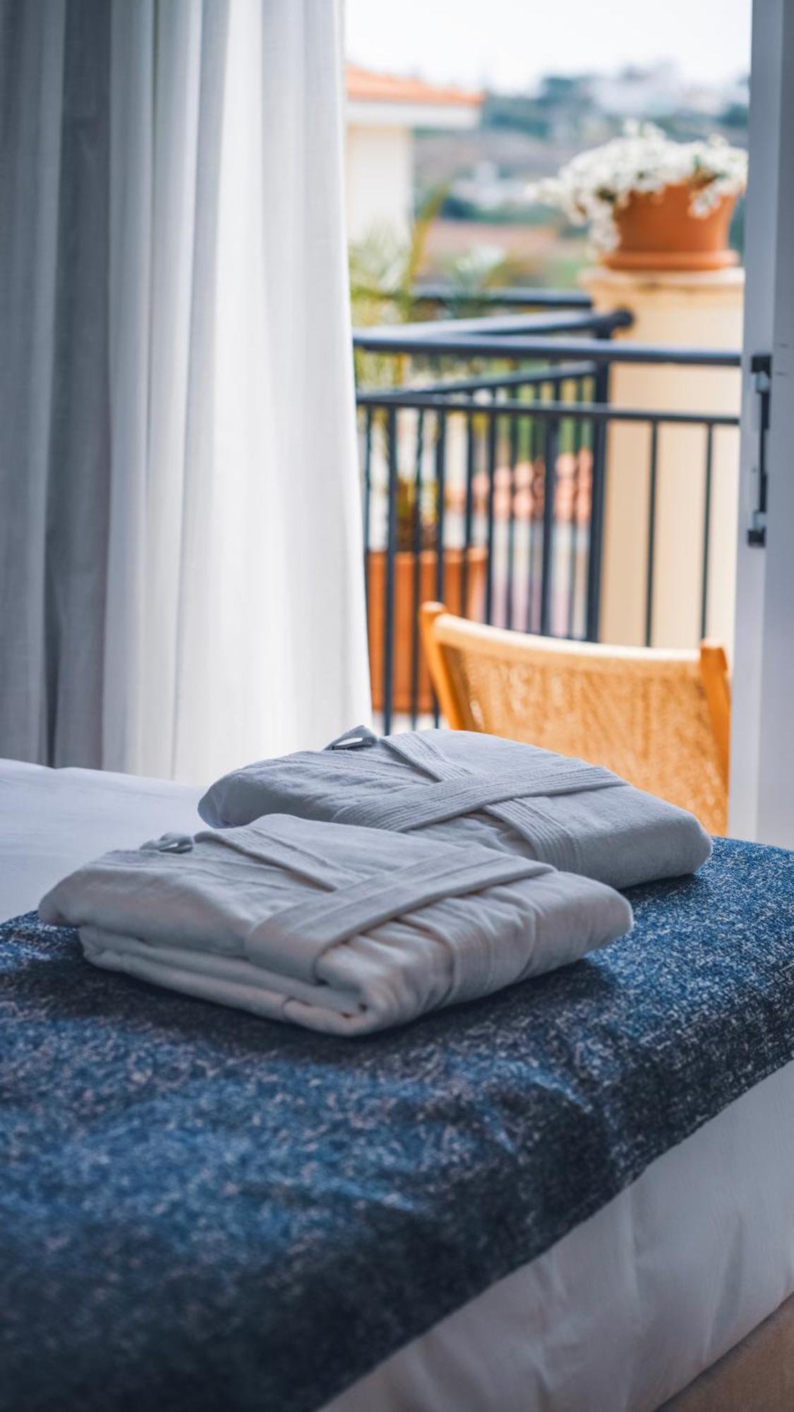 Hotel Wellclub - Wellness Family Experience Paphos Esterno foto