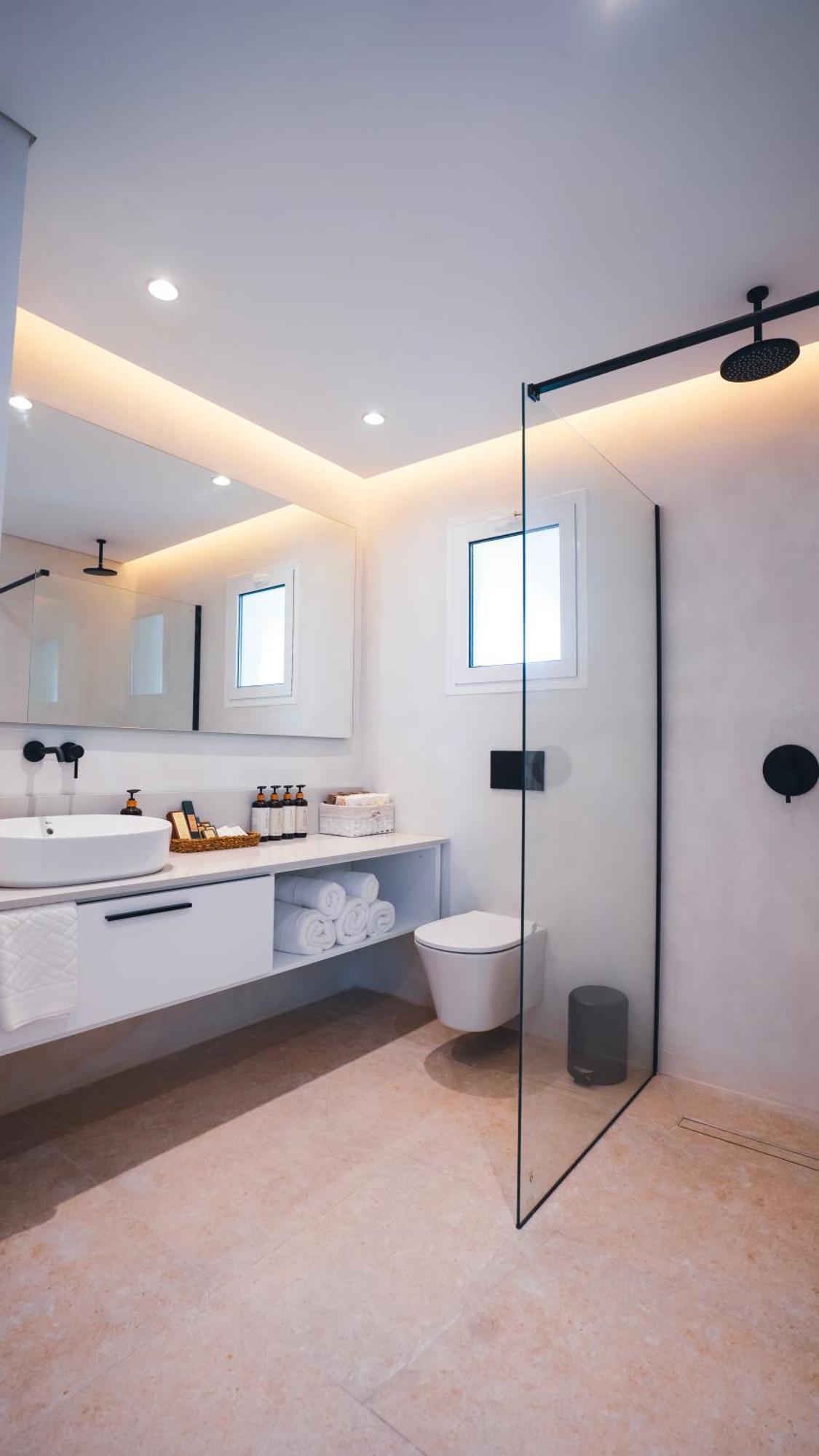 Hotel Wellclub - Wellness Family Experience - Seaview Paphos Esterno foto